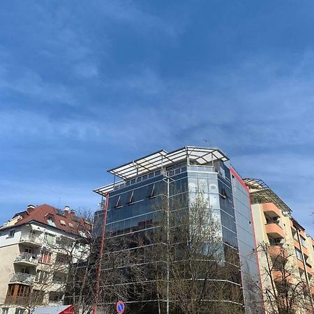 Lilia 3 Self-Check In Apartment With Hot Water Despite Prevention In The Neighborhood, Food And Drink Shop Open Until 10 Pm And Free Parking Area Next Ot 24 Hours Food And Drink Shop And Free Parking Area Sofia Ngoại thất bức ảnh